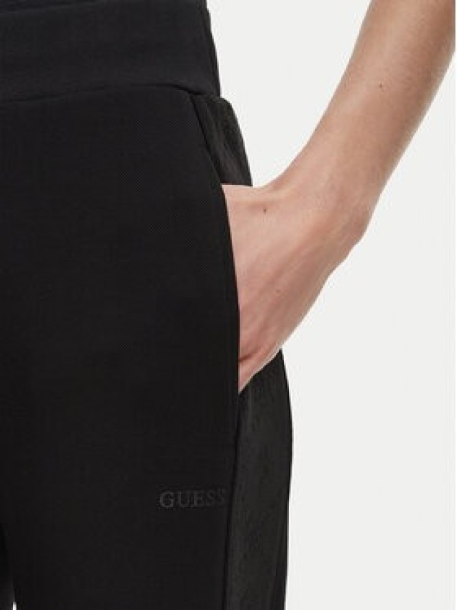 Guess Spodnie dresowe V6BB20 K6366 Czarny Regular Fit