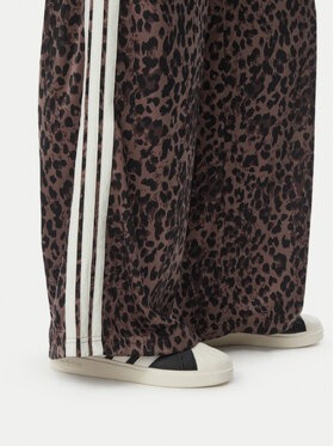 adidas Spodnie dresowe Adidas Spw Wide Leg Trousers KV0910 Brązowy Loose Fit