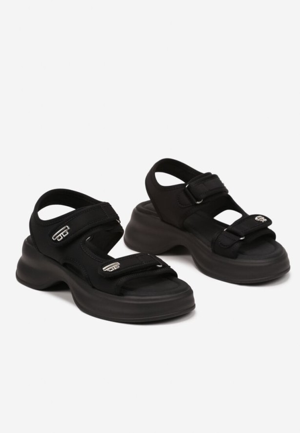 Czarne Sandały na Grubej Podeszwie z Metalicznym Zdobieniem Nalanor