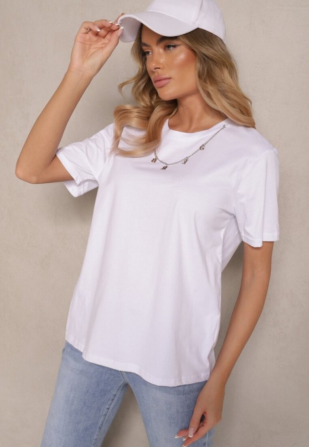 Biały T-shirt z Bawełny z Ozdobnym Łańcuszkiem Imitującym Naszyjnik Sohna