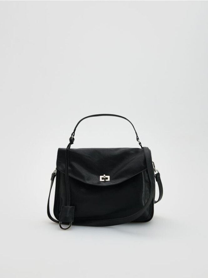 Torebka z zawieszką - czarny