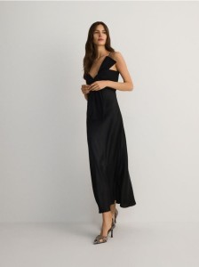 Satynowa sukienka z kokardą - czarny