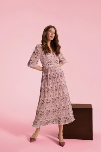 Plisowana sukienka różowa