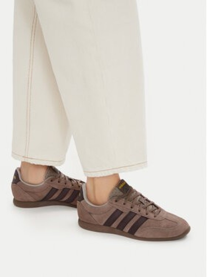 adidas Sneakersy Barreda Lo Shoes KJ4729 Brązowy