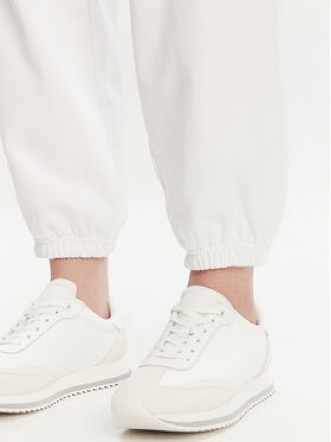 Calvin Klein Jeans Spodnie dresowe Monologo LV047B235G Biały Regular Fit