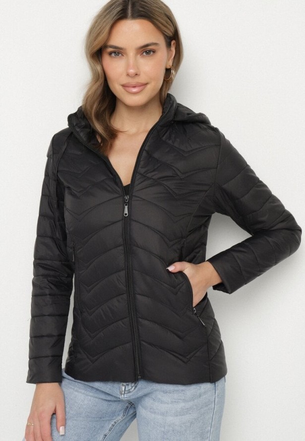 Czarna Pikowana Kurtka z Kapturem z Możliwością Odpięcia Natisme