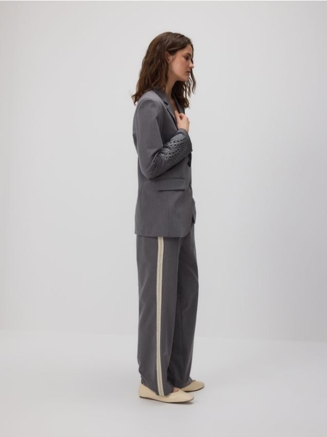 Spodnie z dekoracyjnym wykończeniem - szary
