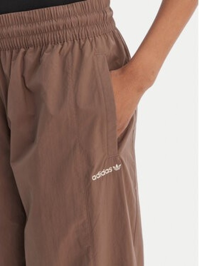 adidas Spodnie dresowe Blocked Washed KD8790 Brązowy Loose Fit