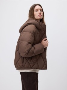 Pikowana kurtka z kapturem - ciemnobrązowy