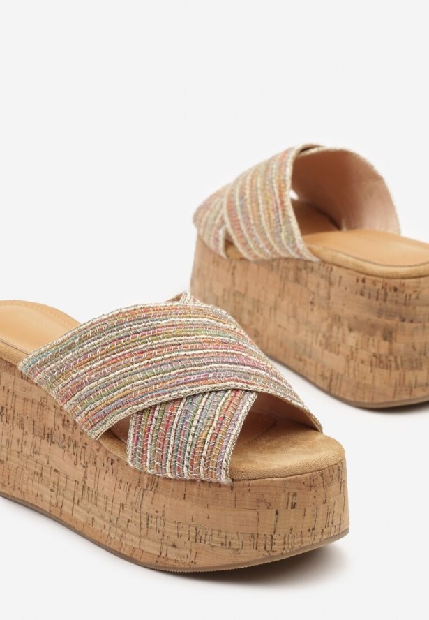 Beżowo-Różowe Klapki na Platformie i Koturnie z Korka Ozdobione Metaliczną Nicią Maitoria