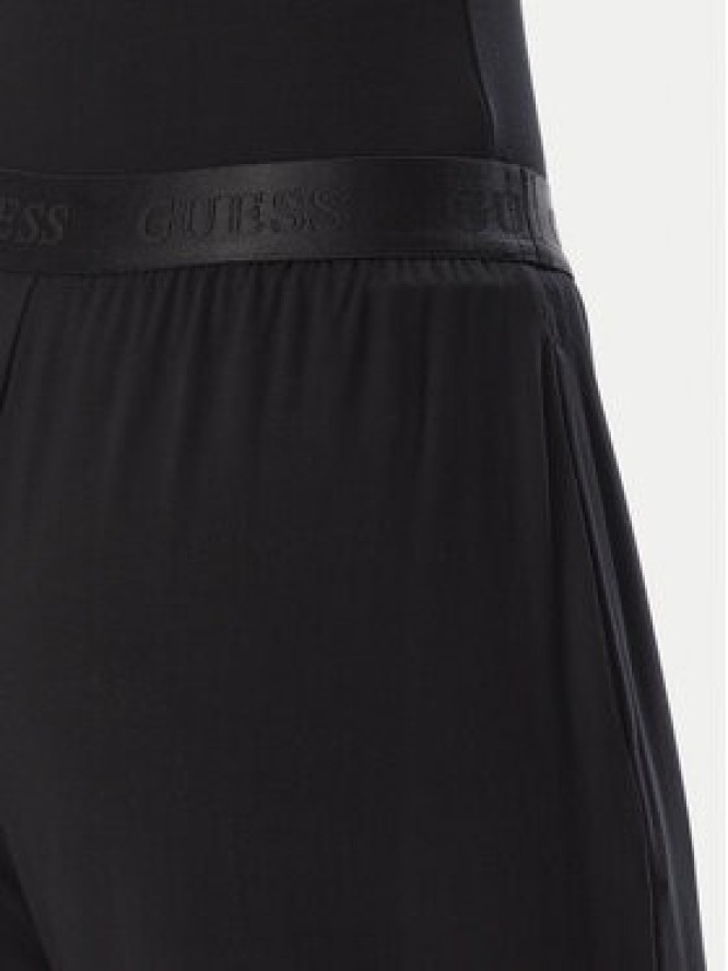 Guess Spodnie dresowe O6BB06 K5060 Czarny Regular Fit