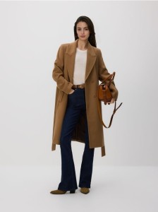 Płaszcz z wiązanym paskiem - beżowy