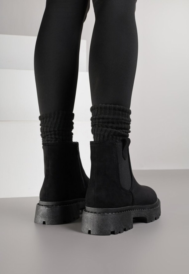 Czarne Botki Sztyblety z Imitacji Zamszu na Platformie z Elastyczną Wstawką Isilinda