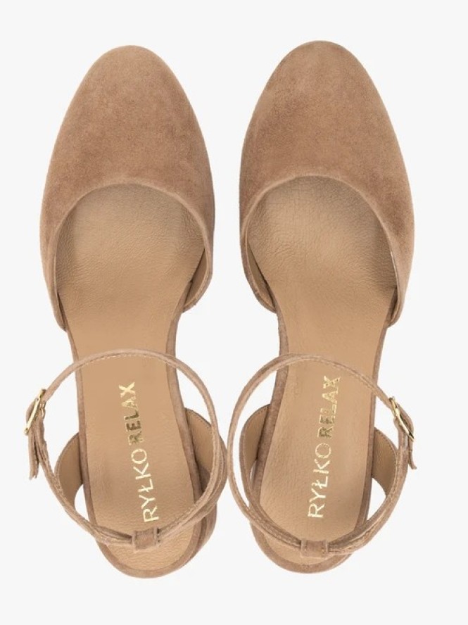 Jasnobrązowe czółenka slingback