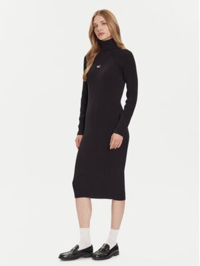 Tommy Jeans Sukienka dzianinowa Badge DW0DW22167 Czarny Regular Fit