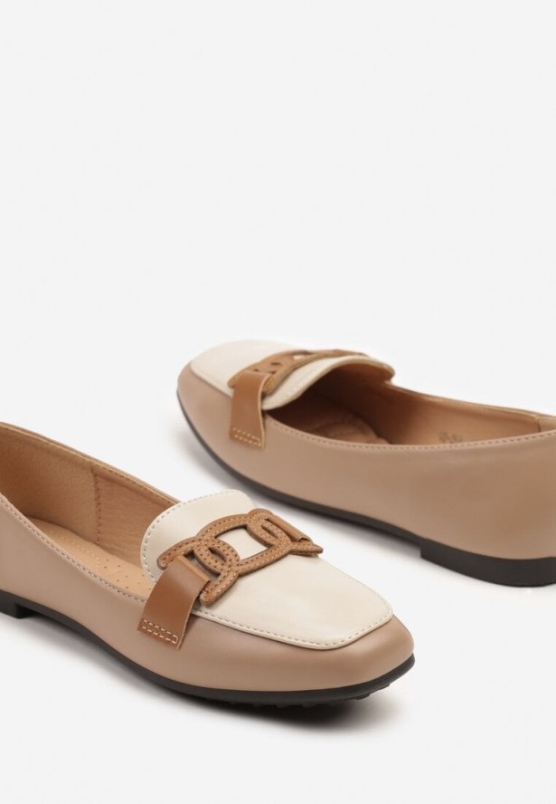 Ciemnobeżowe Wsuwane Mokasyny z Materiałowym Paskiem Evellia