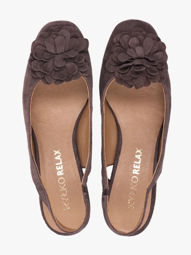 Ciemnobrązowe czółenka bez pięty slingback z kwiatem