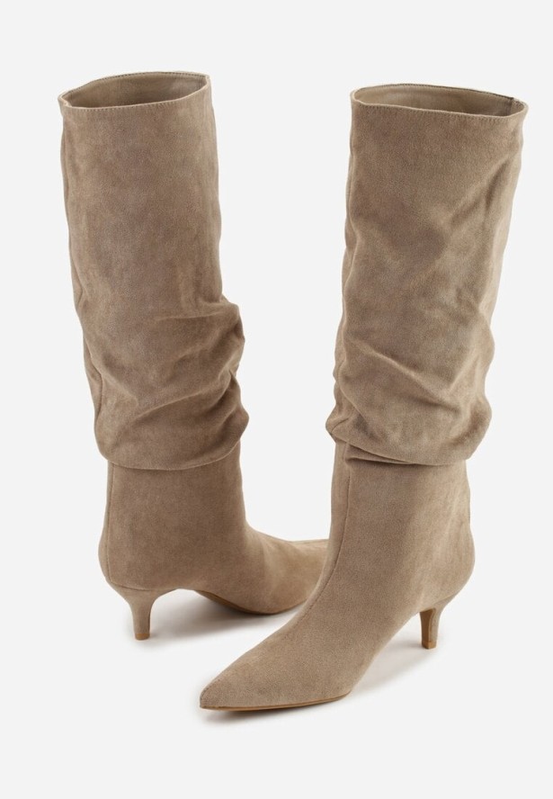 Ciemnobeżowe Marszczone Kozaki na Obcasie Typu Kaczuszka Alevitte