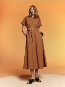 Koszulowa sukienka midi - brązowy