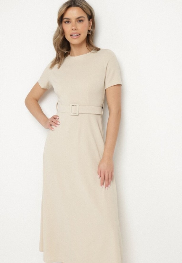 Beżowa Rozkloszowana Sukienka Ozdobiona Paskiem Desianna
