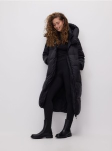 Puchowa kurtka z kapturem - czarny