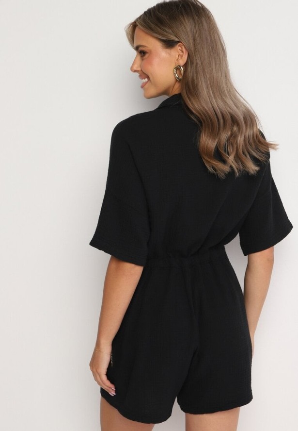 Czarny Muślinowy Kombinezon z Bawełny Wiązany w Talii z Guzikami Dlirena