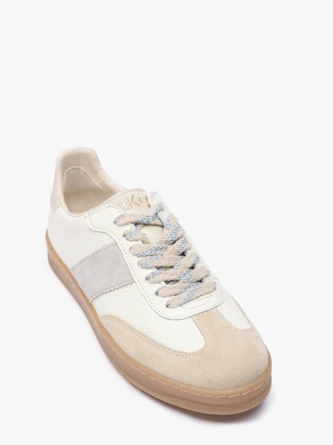 Kremowe sneakersy z szarym paskiem