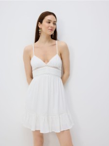 Sukienka mini na ramiączkach - złamana biel