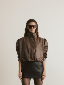 Krótka kurtka ze stójką - brązowy