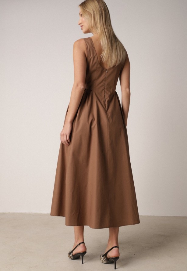 Brązowa Sukienka Bawełniana o Rozkloszowanym Fasonie z Dekoltem Łódką i Kieszeniami Elenira