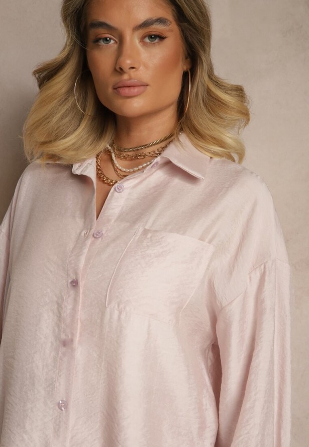 Jasnoróżowa Koszula Oversize w Klasycznym Stylu z Kieszonką Liozira