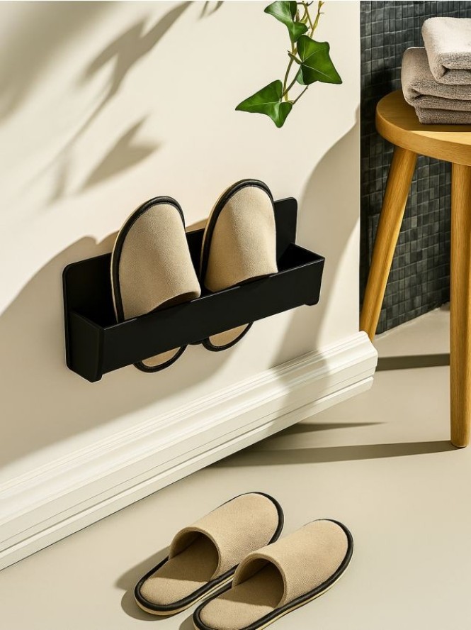 Ścienny uchwyt na kapcie - czarny