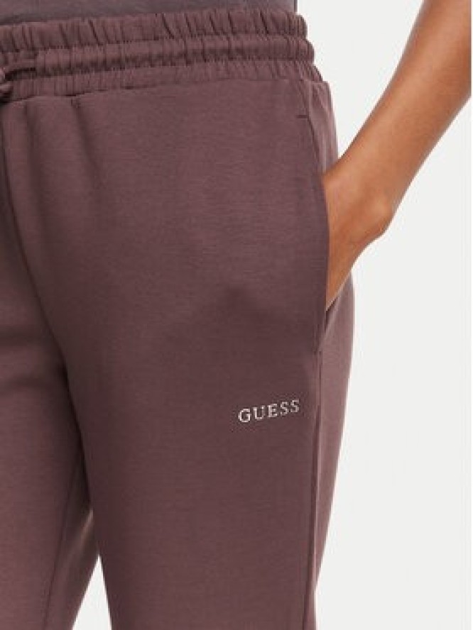 Guess Spodnie dresowe V6YB25 K4803 Brązowy Regular Fit
