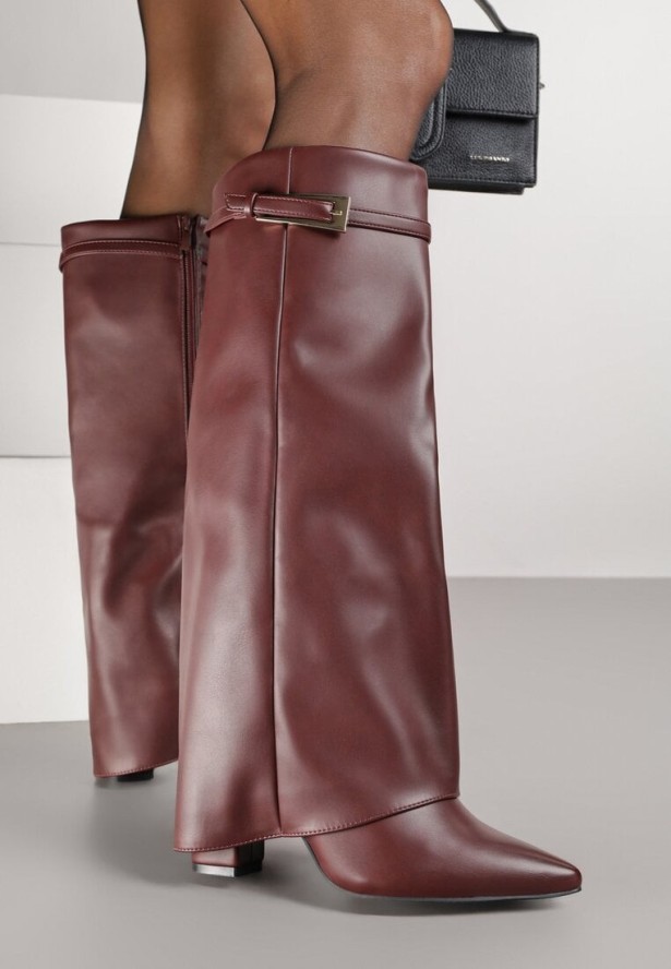 Bordowe Kozaki na Słupku Typu Kowbojki Ozdobione Klamrą i Wywiniętą Cholewką Nalonea