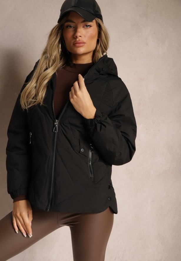 Czarna Kurtka z Kapturem Ozdobiona Pikowaniem Lilora