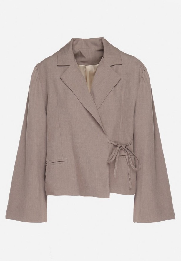 Beżowa Marynarka z Szerokimi Rękawami i Asymetrycznym Wiązaniem Sanessia