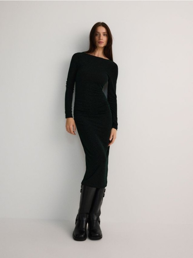 Sukienka midi z błyszczącymi drobinkami - zielony