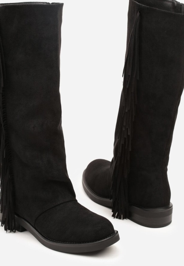 Czarne Kozaki z Imitacji Zamszu w Estetyce Boho Zdobione Frędzlami Vemarose