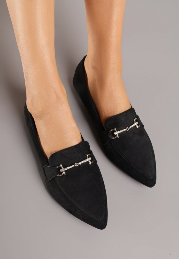 Czarne Mokasyny Vices ze Szpiczastym Noskiem Zdobione Aplikacją Rilosia