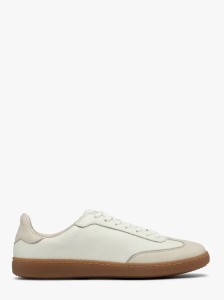 Kremowe półbuty w stylu sportowym na płaskim beżowym spodzie