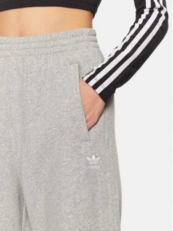 adidas Spodnie dresowe Essentials Fleece IY9638 Szary Loose Fit
