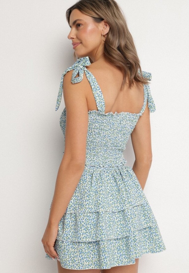 Jasnoniebieski Komplet w Kwiaty Elastyczny Top z Wiązaniami i Rozkloszowana Spódniczka Natilana