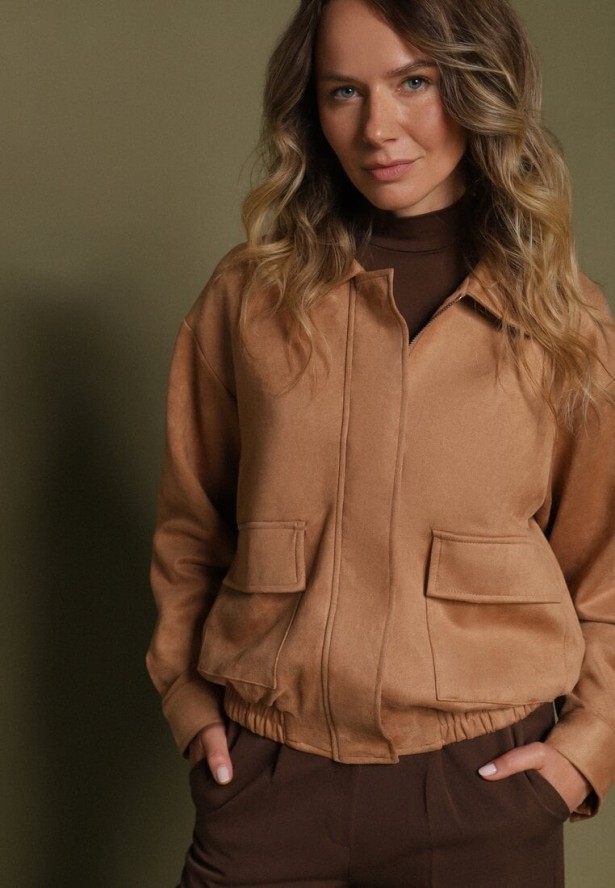 Beżowa Kurtka Przejściowa Bomberka z Imitacji Zamszu z Kołnierzykiem Ervila