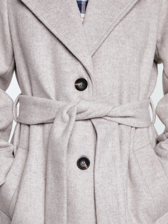 Płaszcz damski z wełną z paskiem beżowy Ksenia 801