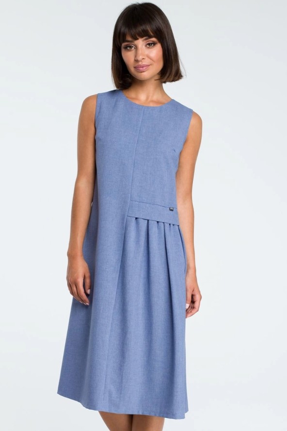 Lniana sukienka trapezowa na lato bez rękawów niebieska