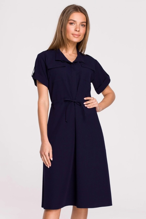 Sukienka koszulowa trapezowa granatowa szmizjerka z wiązaniem