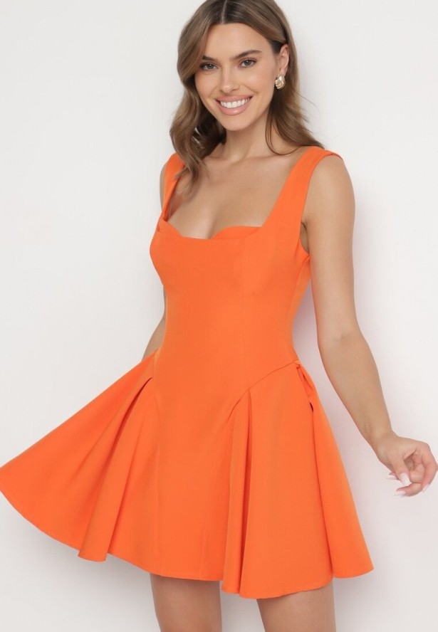 Pomarańczowa Rozkloszowana Sukienka z Gorsetową Górą i Dekoltem w Serce Frolami