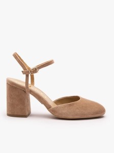 Jasnobrązowe czółenka na słupku