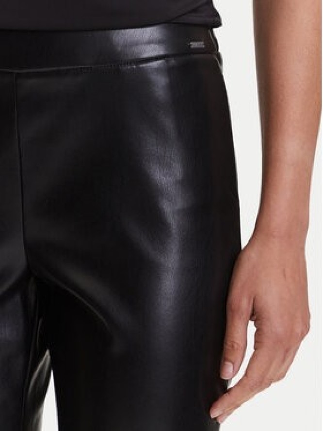 Guess Spodnie z imitacji skóry W4BB18 WGIK0 Brązowy Slim Fit