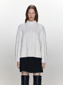 Sweter z cekinowymi aplikacjami - złamana biel